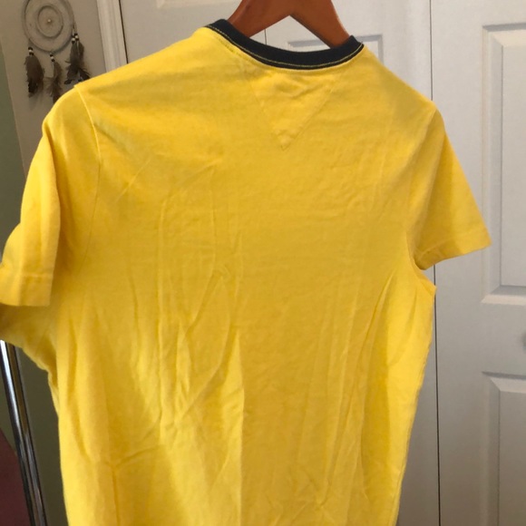 Tommy Hilfiger embroidered ss , navy trim collar - Picture 4 of 4